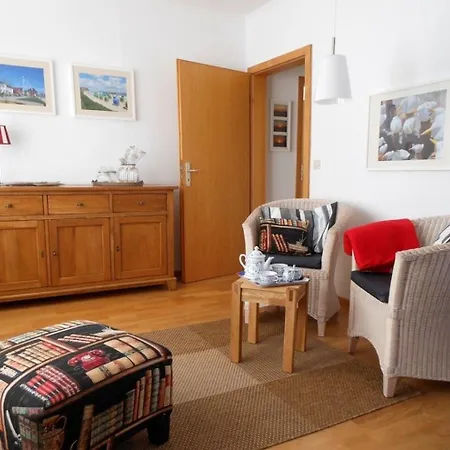 Flurstrasse - Og Rechts Apartman *