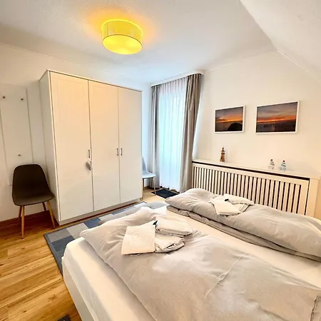 Flurstrasse - Og Rechts *