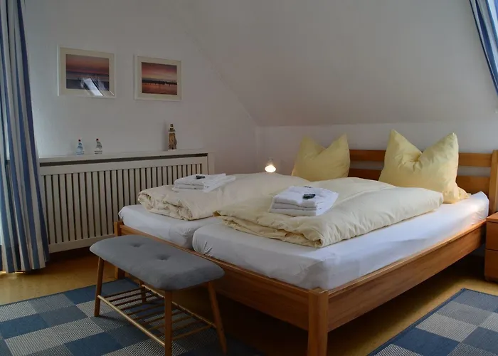 Flurstrasse - Og Rechts Lägenhet